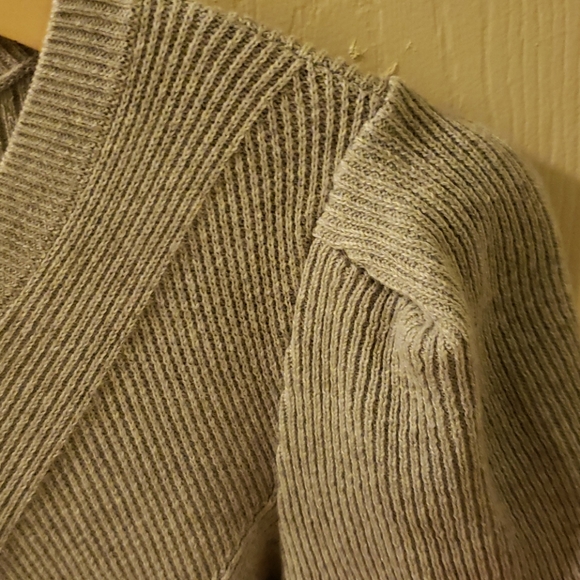 Puffy sleeve sweater - Picture 3 of 3